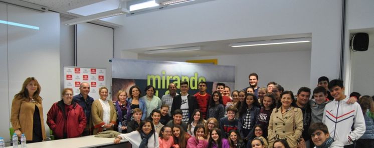 UDP clausur con una mesa redonda sobre envejecimiento activo su exposicin Mirando al futuro en el CID Tierra de Barros